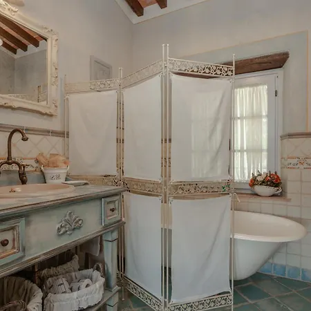 B-happy Villa's Buti