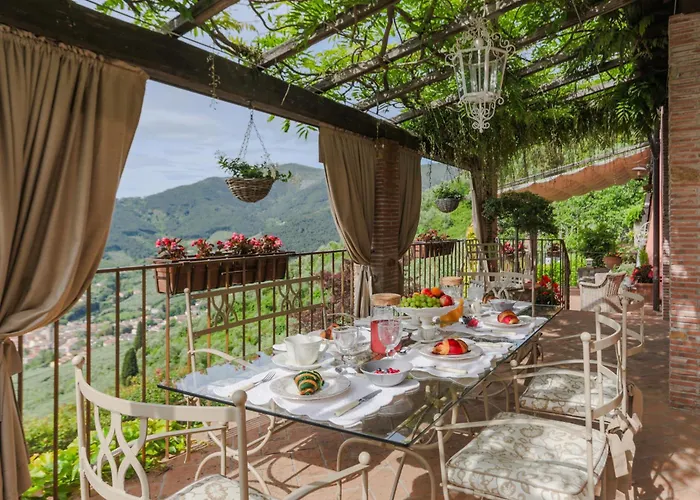 B-happy Villa's * Buti