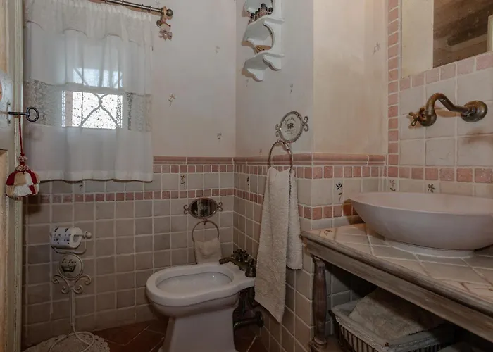 B-happy Villa's * Buti